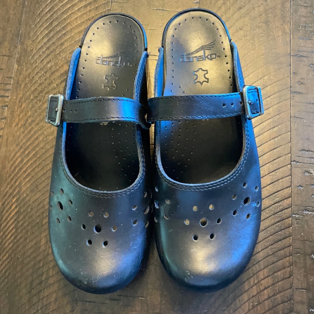 Size 39 Dansko clogs